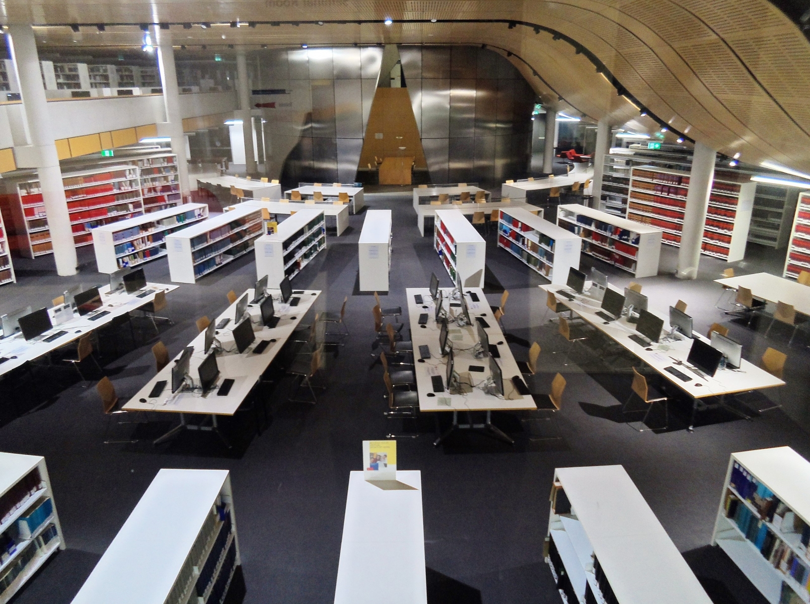 Một trong những thư viện với thiết kế đơn giản đầy thu hút của Đại học Sydney